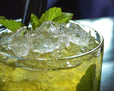 5 Refreshing Vegan Cocktails For Summer 5 refreshing vegan cocktail 370x297 - 5 Refreshing Vegan Cocktails For Summer